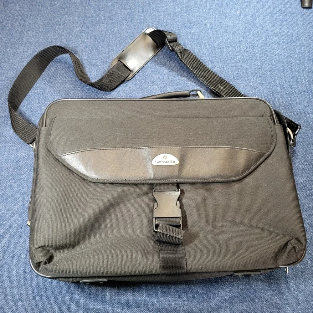 Samsonite Laptop Messenger Bag Black Nylon Professional Business Briefcase Case